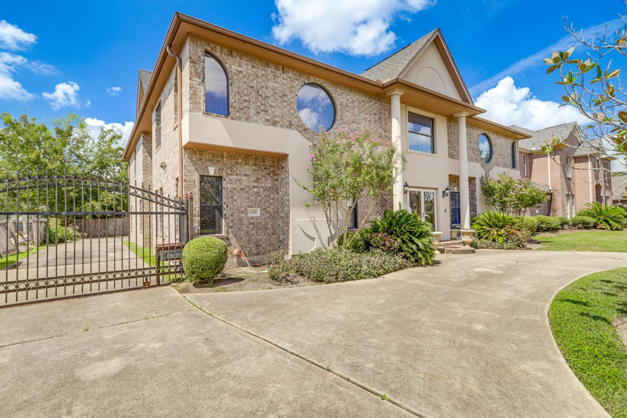 Elegant Houston Home With Gazebo And Game Room! Luaran gambar